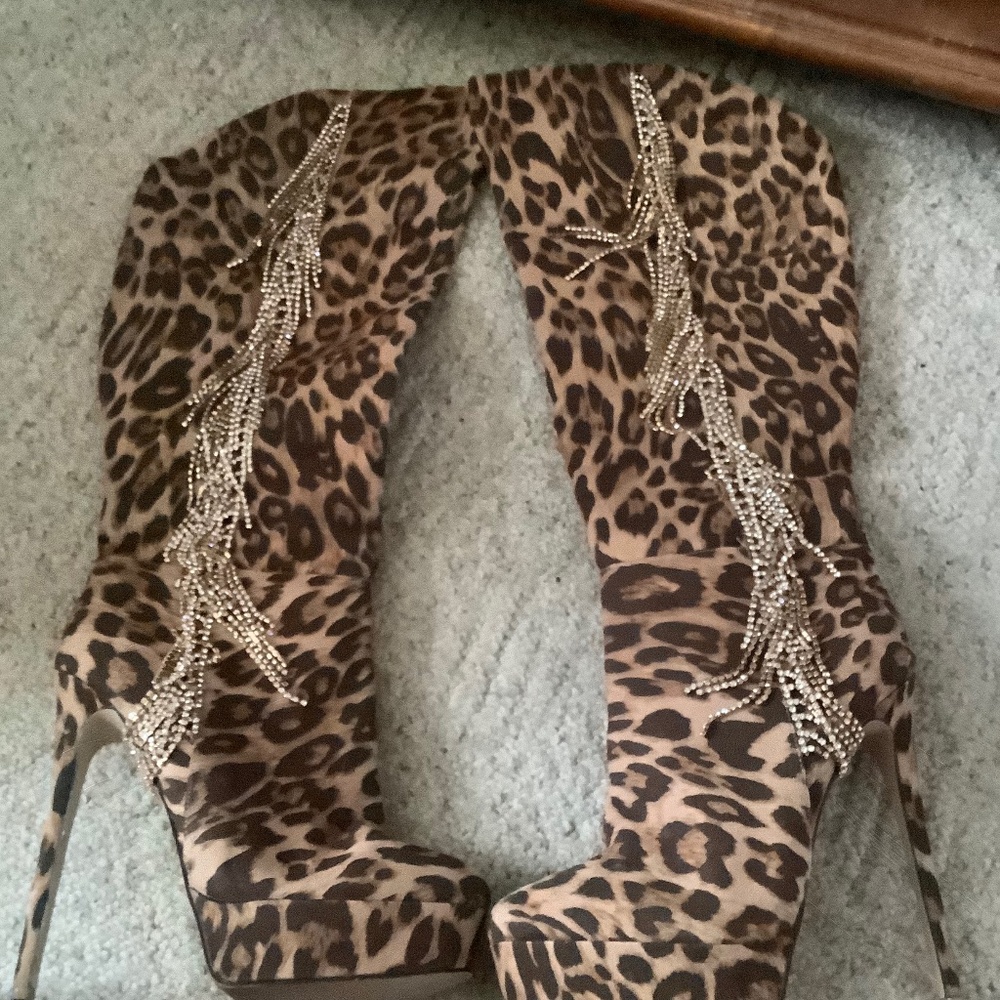 Womens Leopard Print over the knee boots with high heels and gold chain,